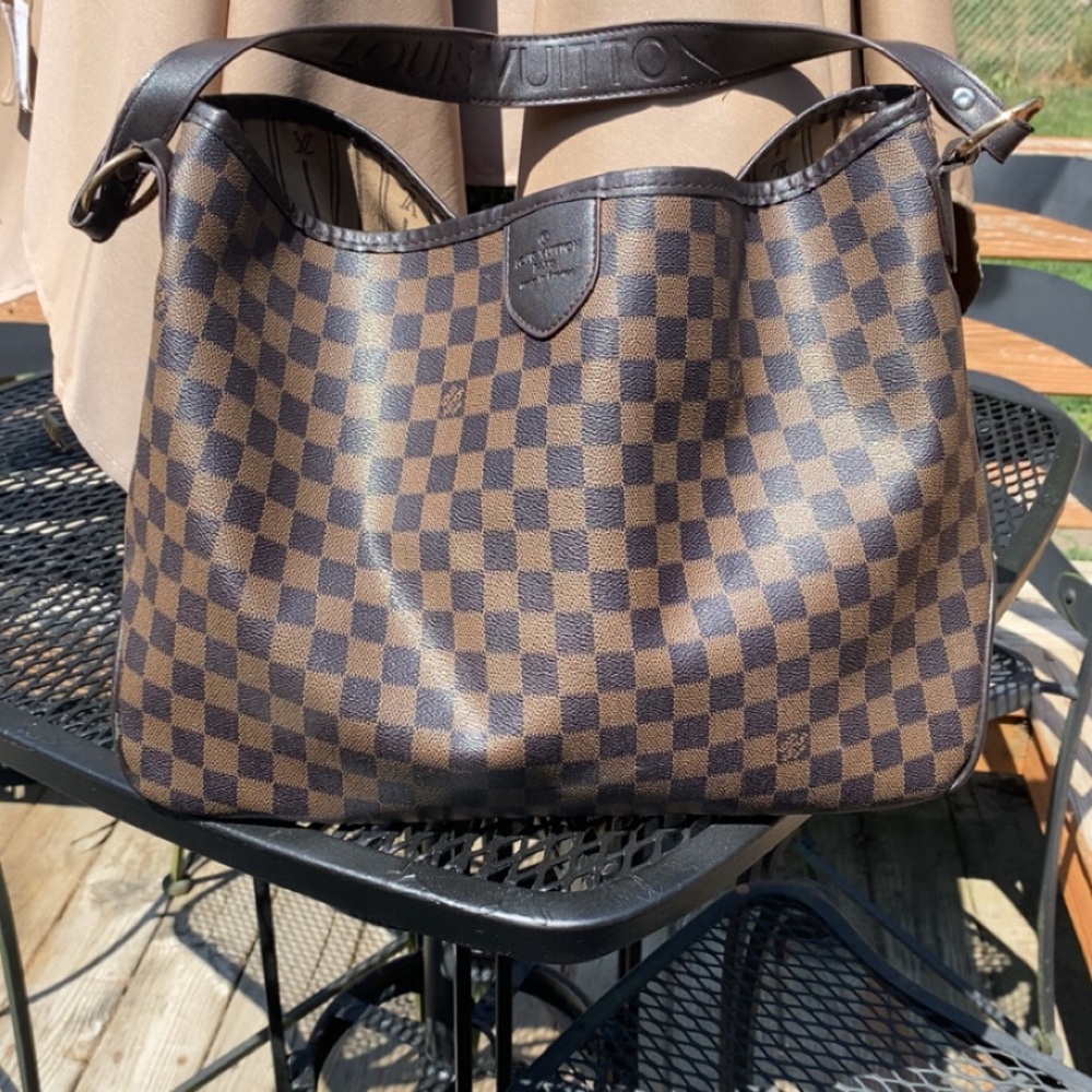 L🤎V Damier Bag/Purse